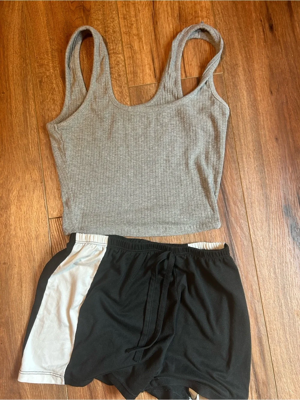 Clothes Bundle - Picture 2 of 5